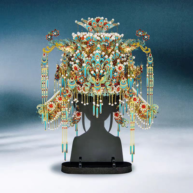 Ten miles of red wedding attire, with a jade phoenix crown