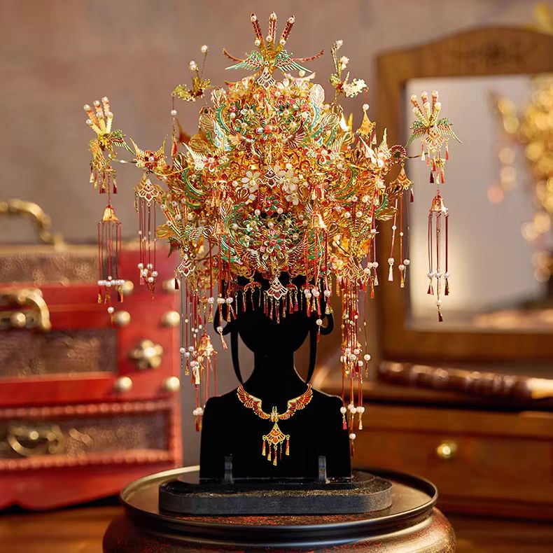 “Crown of Twelve Phoenixes’ Dignity”